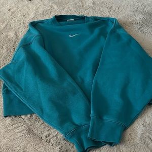 oversized nike sweatshirt!